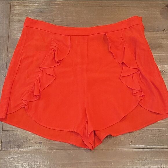 NWOT H&M Red Flutter Ruffle Shorts 10 - Picture 2 of 13